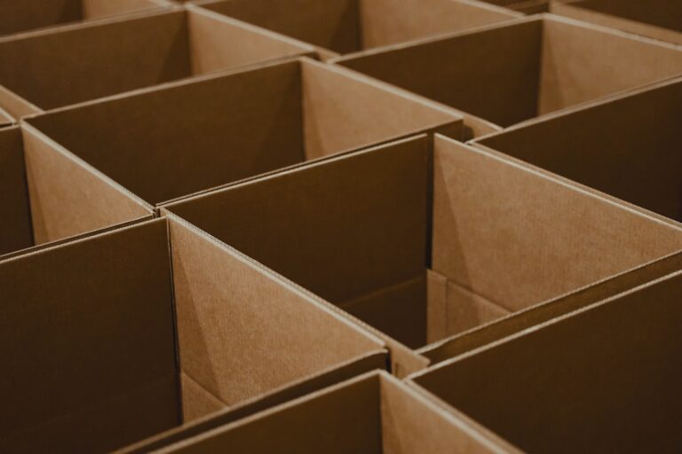 Produktverpackung, Dokumentation und CE-Konformität bei Private Label