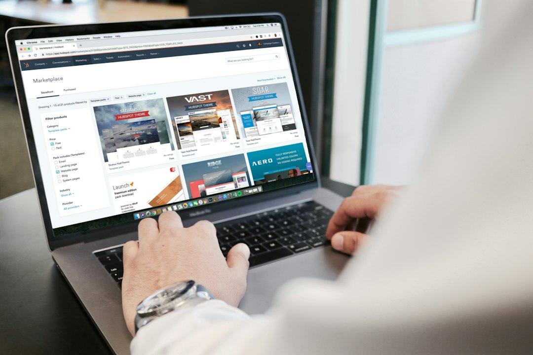 Online-Marktplatz und eigener Shop als unterschiedliche E-Commerce-Vertriebskanäle